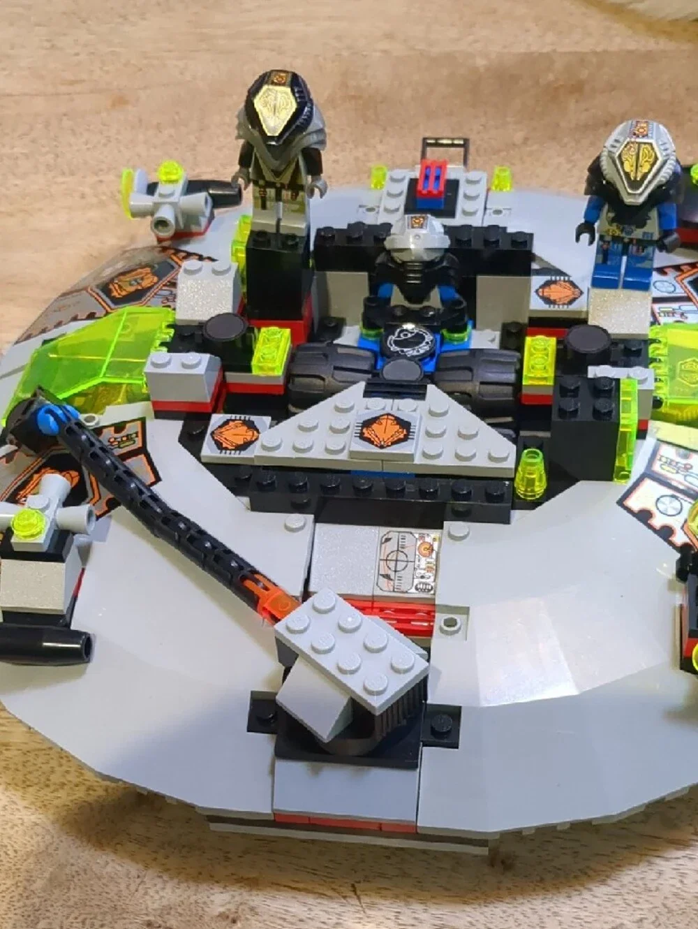 Lego 6575-1 Alien Avenger - Complete + Extra Minifig - Gray and Neon - RARE